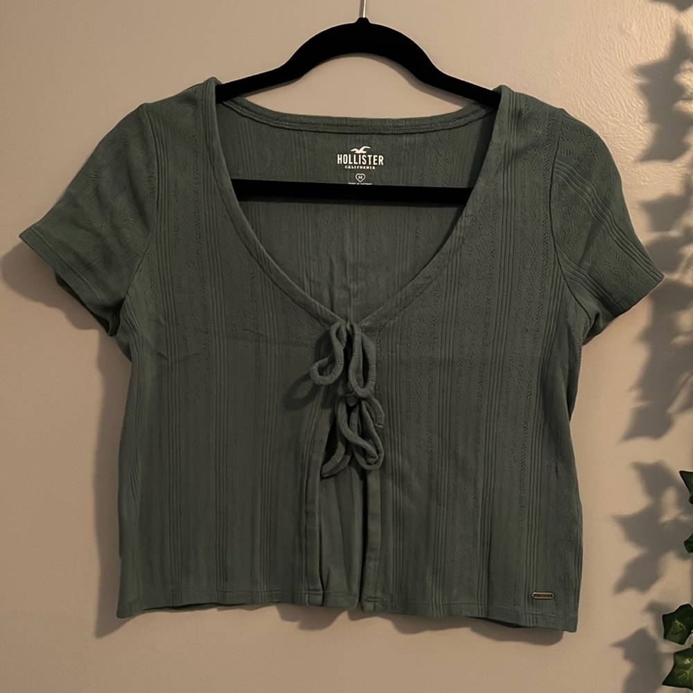Hollister, Dark Green Pointelle Tie Front Cropped Short Sleeve Blouse (Medium)